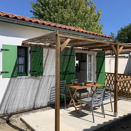 St Georges De Didonne - Agreable Petite Maison Avec Cour - 1 Chambre Сен-Жорж-дьо-Дидон Екстериор снимка
