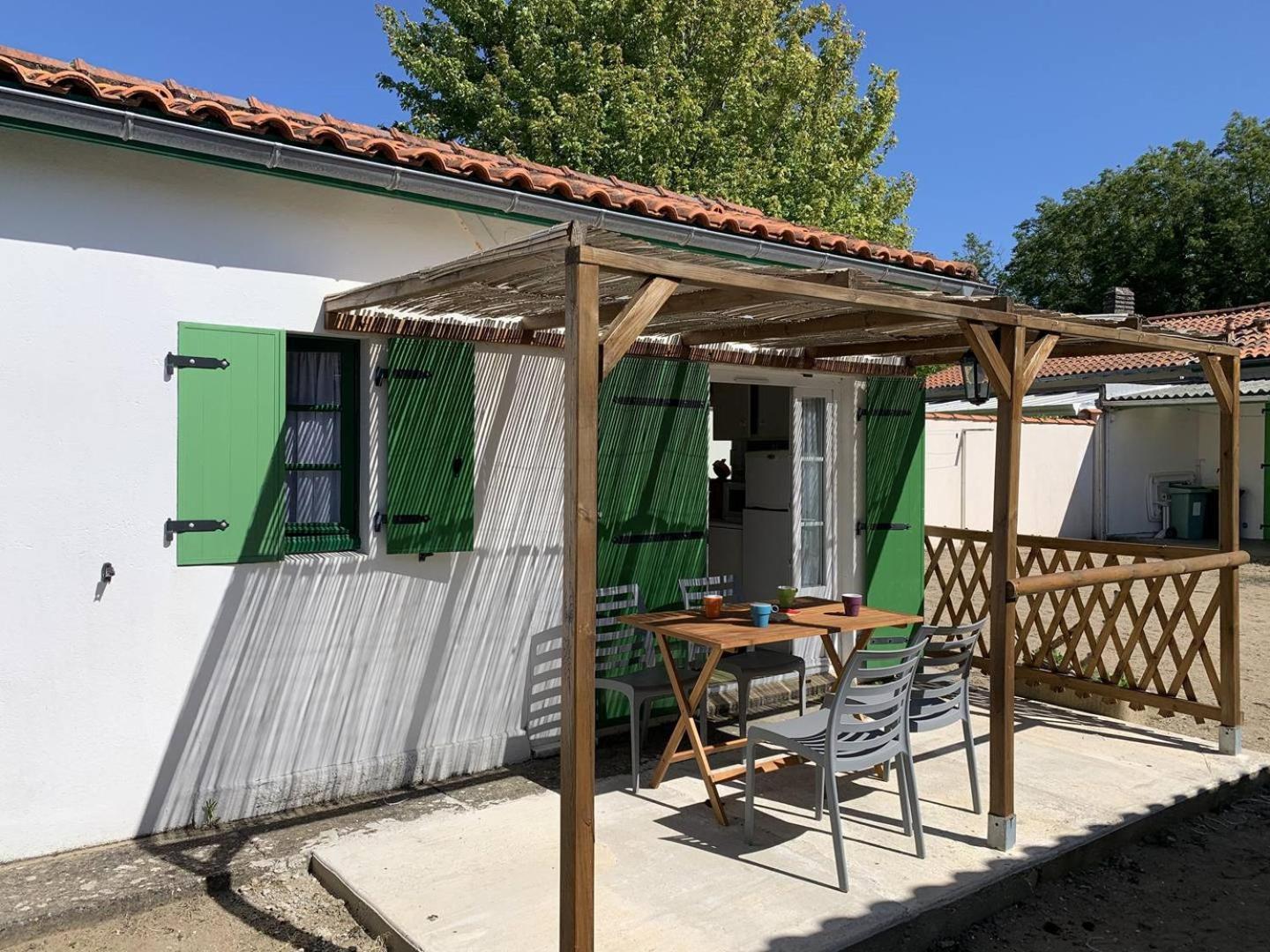 St Georges De Didonne - Agreable Petite Maison Avec Cour - 1 Chambre Сен-Жорж-дьо-Дидон Екстериор снимка